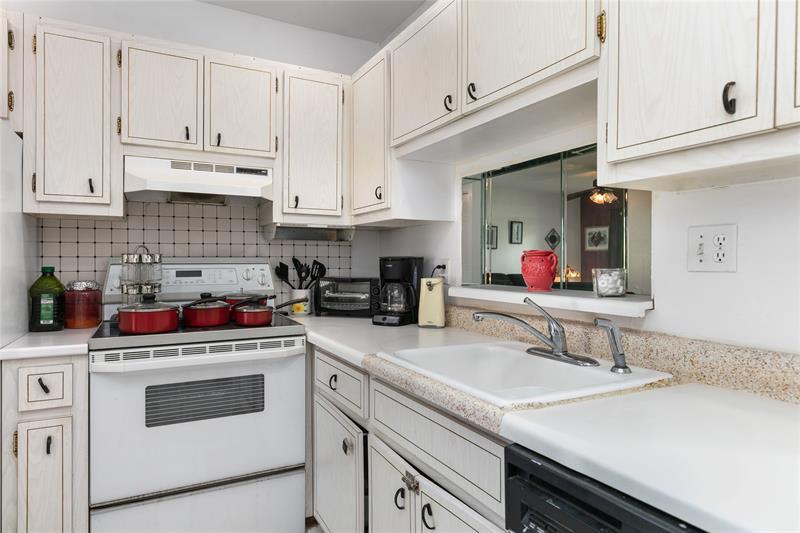 Image 13 of 31 For 4411 16th St  F109
