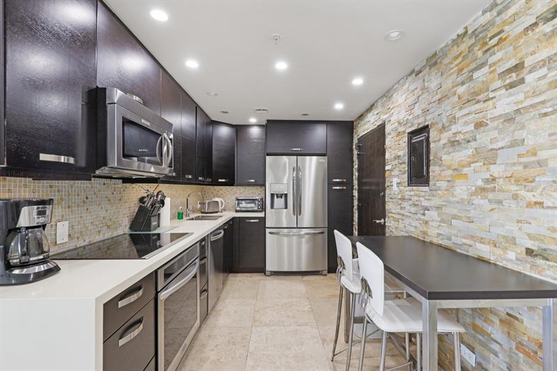 Image 10 of 42 For 5601 Collins Ave  1716