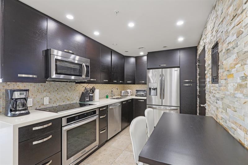 Image 12 of 42 For 5601 Collins Ave  1716