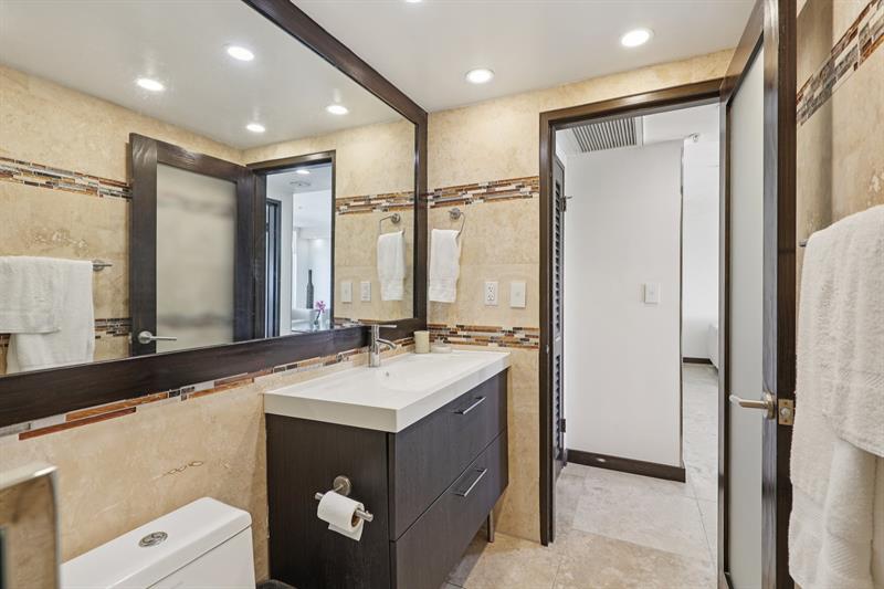 Image 16 of 42 For 5601 Collins Ave  1716