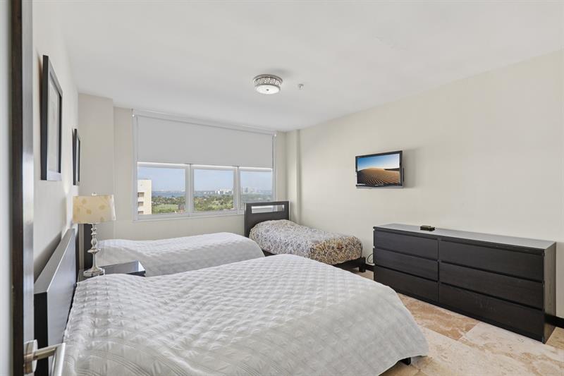 Image 20 of 42 For 5601 Collins Ave  1716