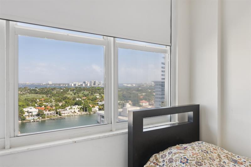 Image 21 of 42 For 5601 Collins Ave  1716