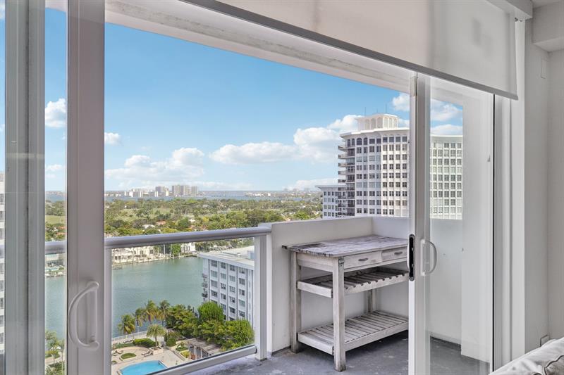 Image 25 of 42 For 5601 Collins Ave  1716