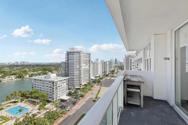 Image 27 of 42 For 5601 Collins Ave  1716