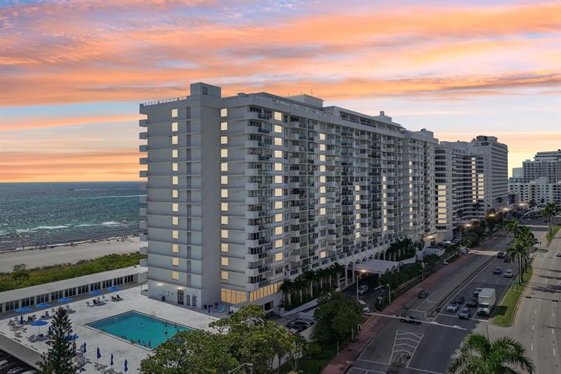 Image 29 of 42 For 5601 Collins Ave  1716