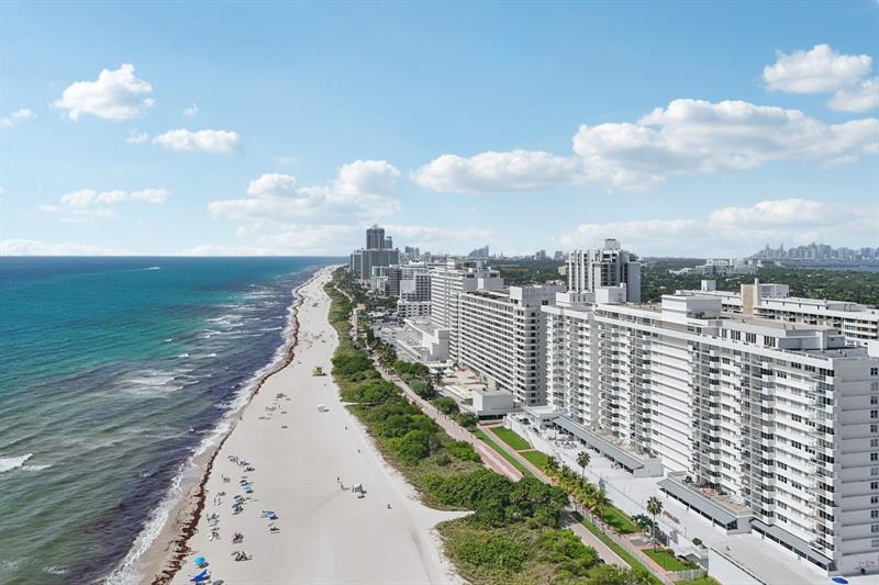 Image 31 of 42 For 5601 Collins Ave  1716