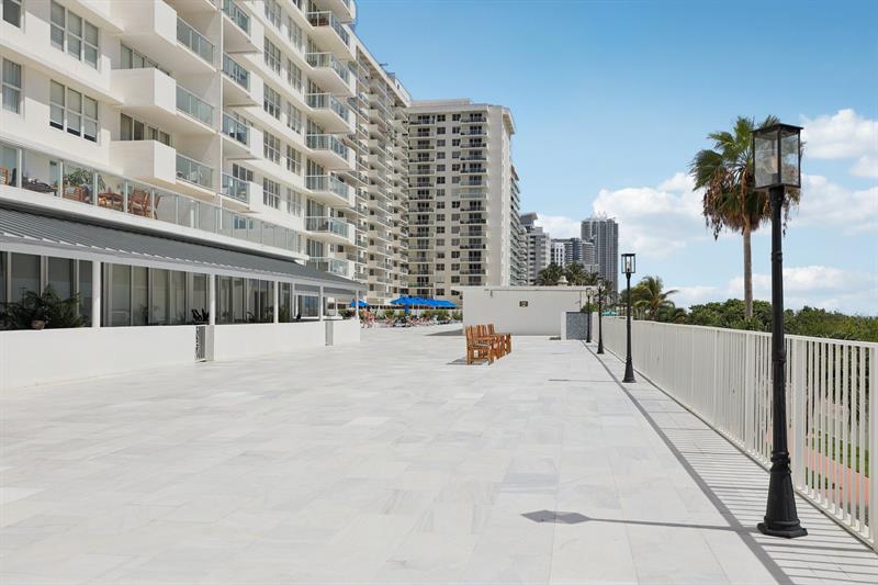 Image 32 of 42 For 5601 Collins Ave  1716