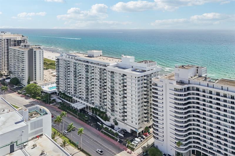 Image 37 of 42 For 5601 Collins Ave  1716