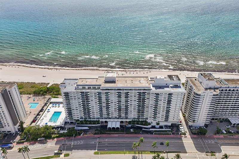 Image 38 of 42 For 5601 Collins Ave  1716