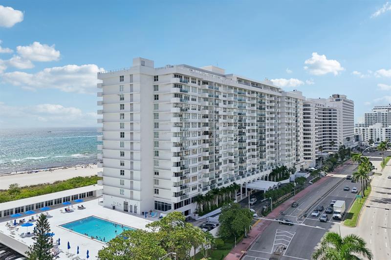 Image 39 of 42 For 5601 Collins Ave  1716