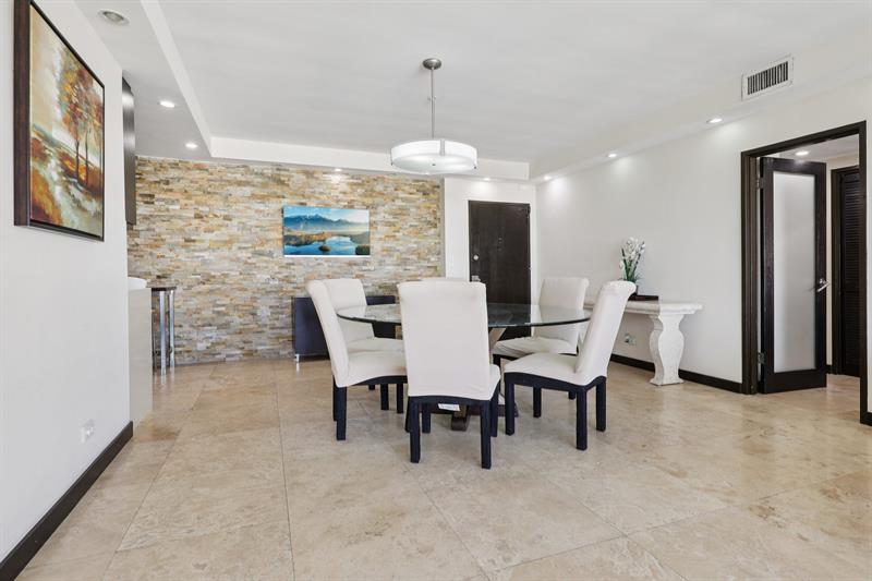 Image 9 of 42 For 5601 Collins Ave  1716