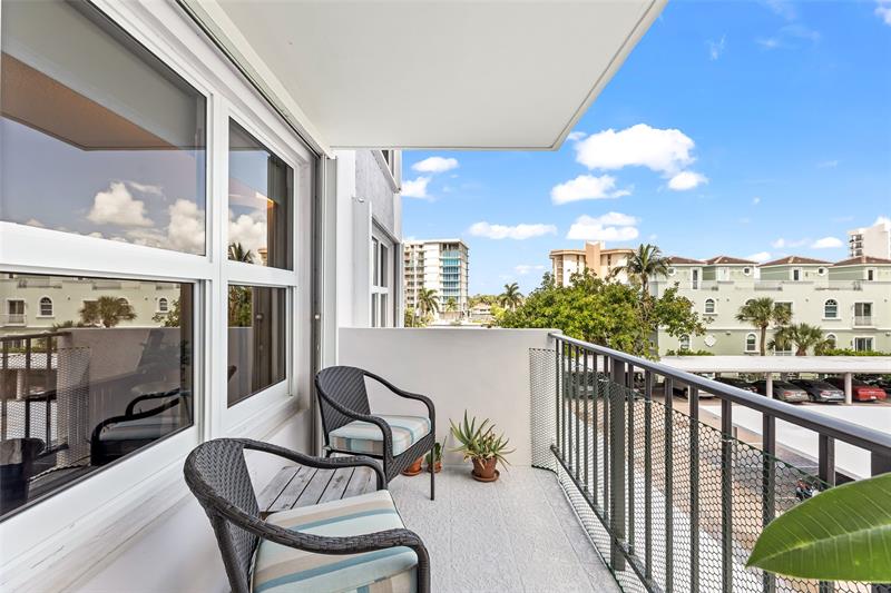 Image 18 of 26 For 405 Ocean Blvd  329