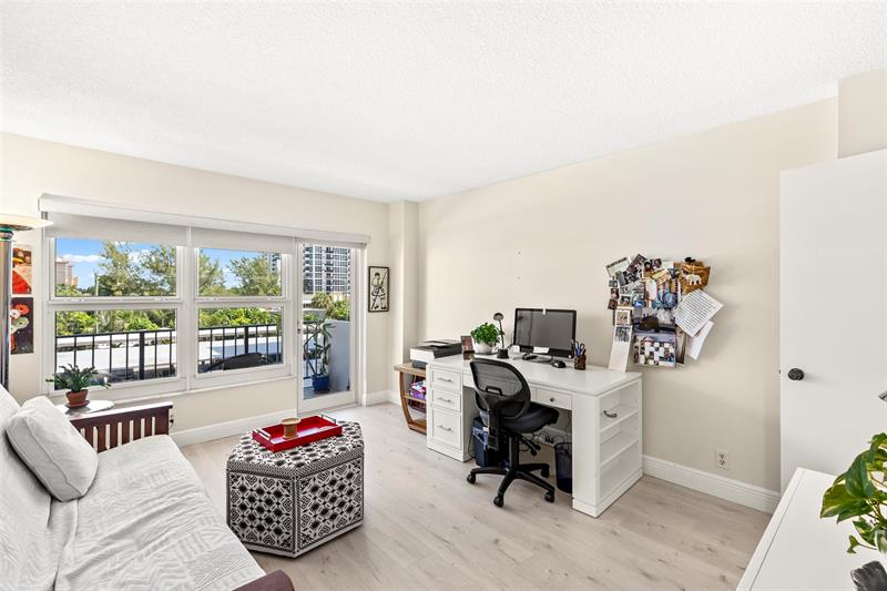 Image 23 of 26 For 405 Ocean Blvd  329