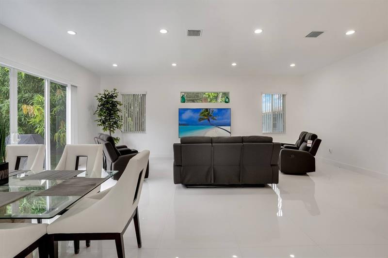 Image 14 of 30 For 2962 10th Ct