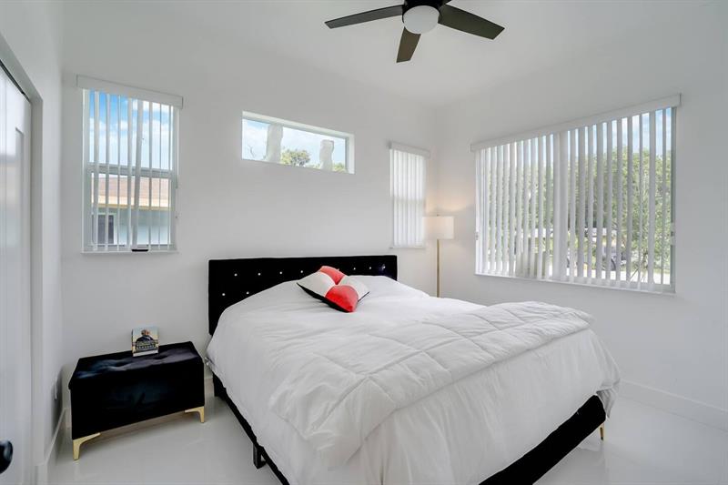 Image 20 of 30 For 2962 10th Ct