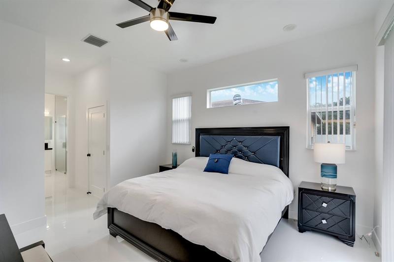 Image 24 of 30 For 2962 10th Ct