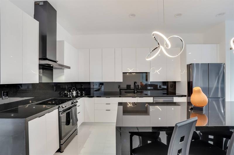 Image 6 of 30 For 2962 10th Ct