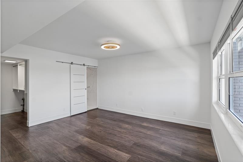 Image 22 of 59 For 3121 51st St  303e