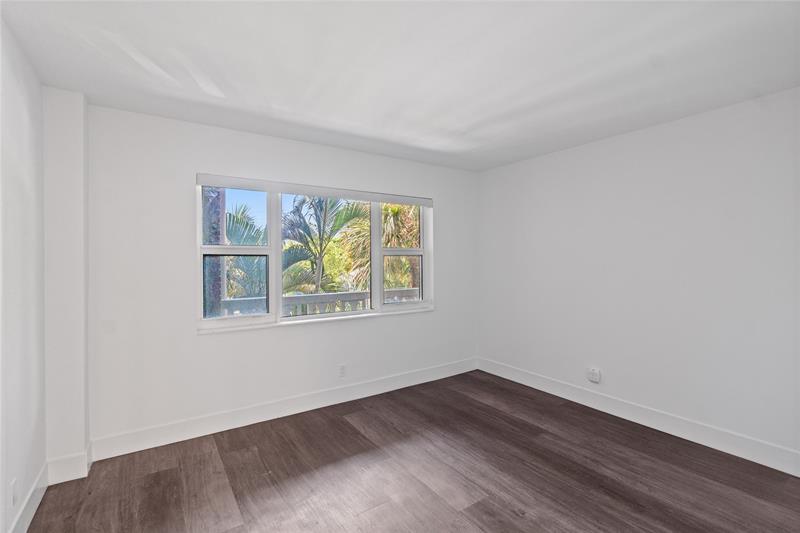 Image 31 of 59 For 3121 51st St  303e