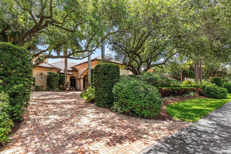Image 10 of 100 For 16389 Bridlewood Cir