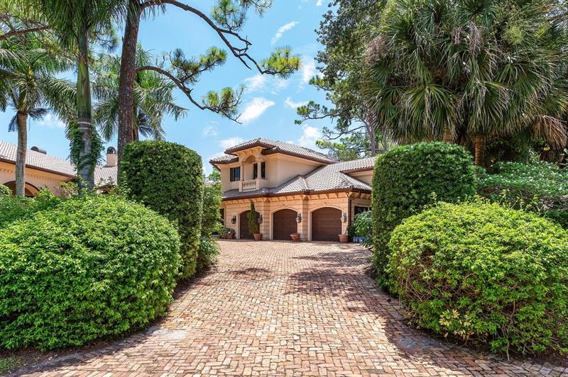 Image 11 of 100 For 16389 Bridlewood Cir