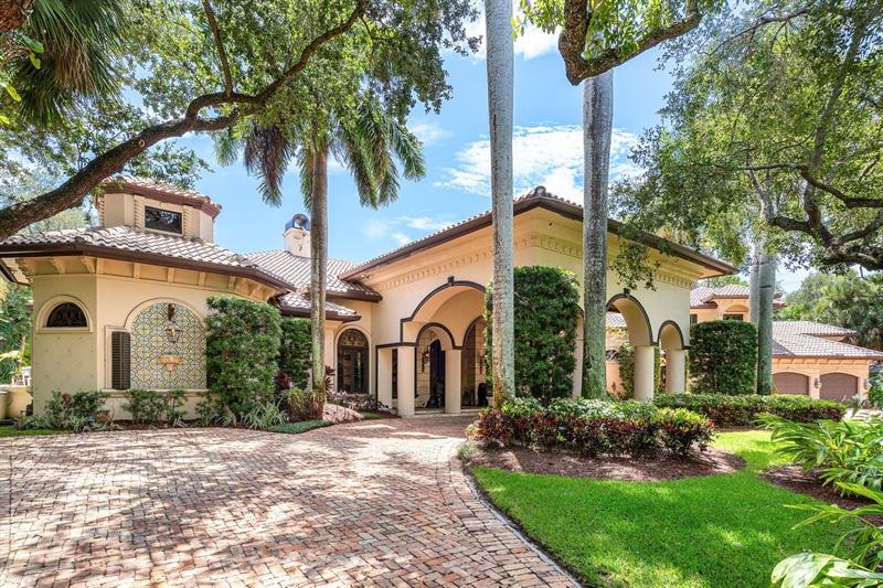 Image 12 of 100 For 16389 Bridlewood Cir