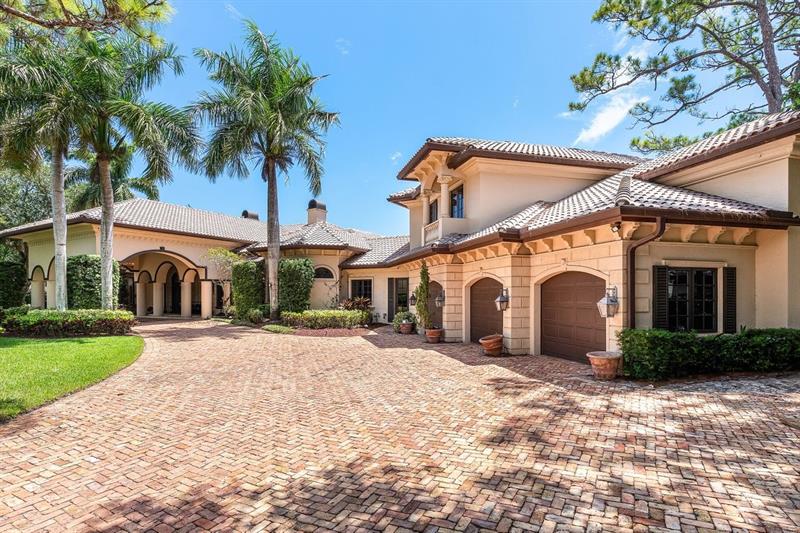 Image 13 of 100 For 16389 Bridlewood Cir