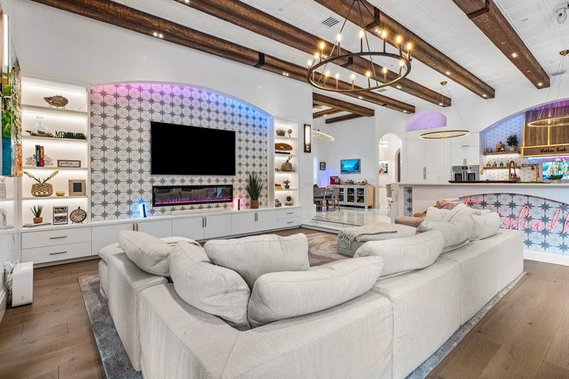Image 20 of 100 For 16389 Bridlewood Cir