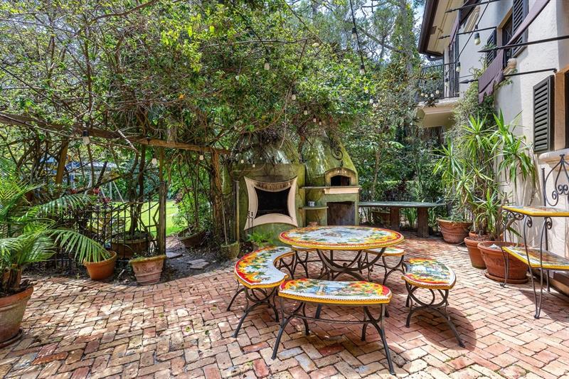 Image 26 of 100 For 16389 Bridlewood Cir