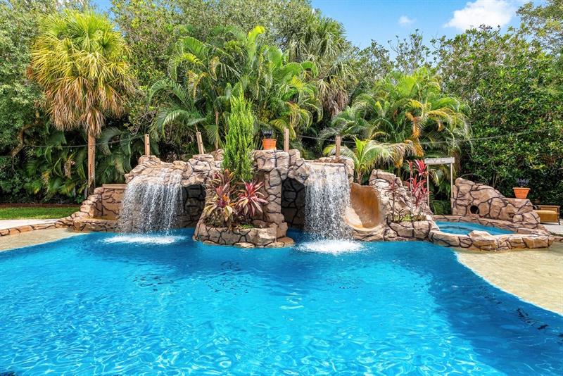 Image 29 of 100 For 16389 Bridlewood Cir
