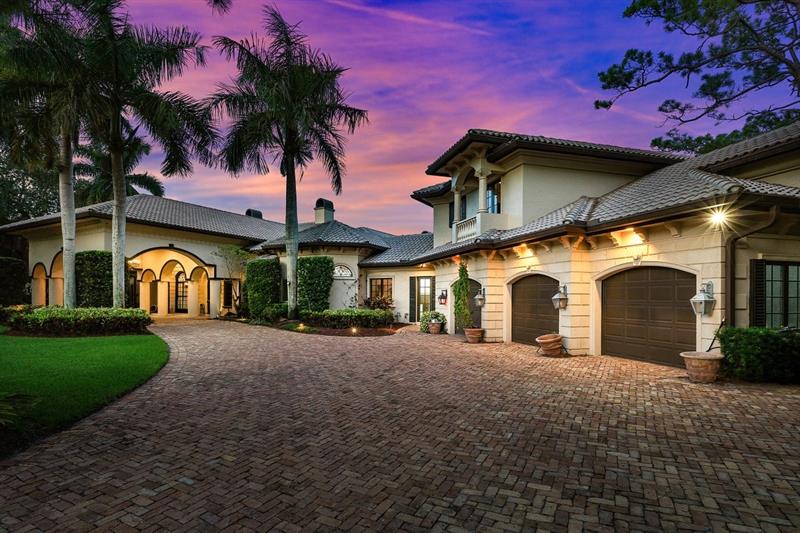 Image 3 of 100 For 16389 Bridlewood Cir