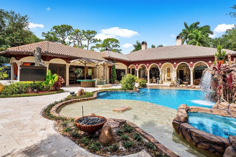 Image 32 of 100 For 16389 Bridlewood Cir