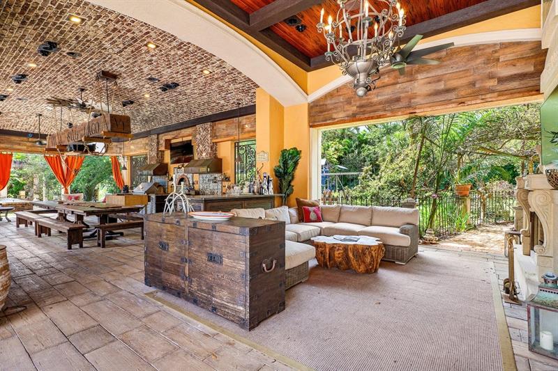 Image 39 of 100 For 16389 Bridlewood Cir