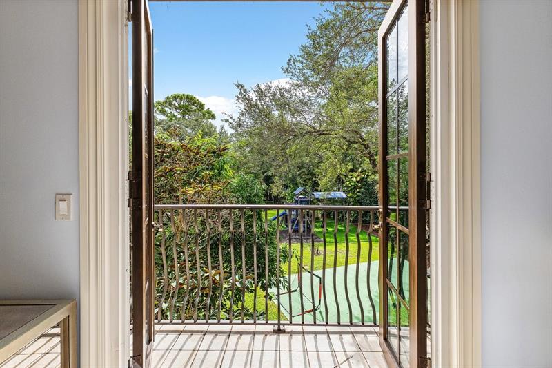 Image 72 of 100 For 16389 Bridlewood Cir