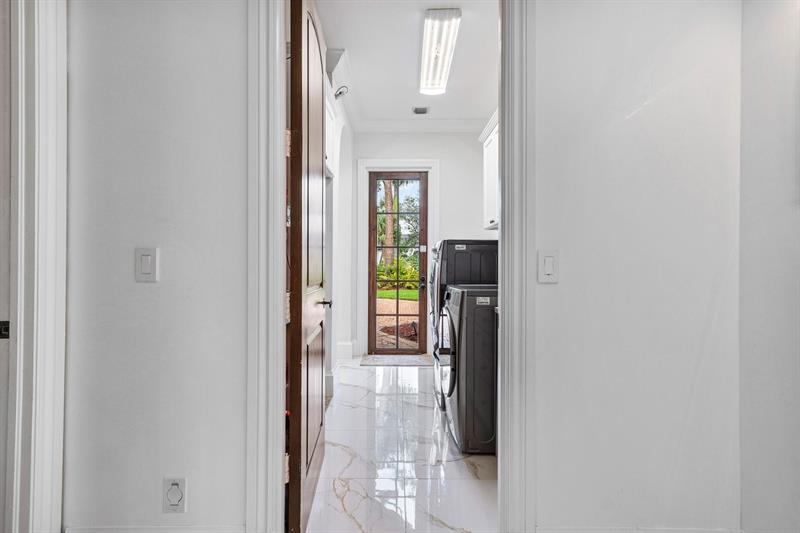 Image 76 of 100 For 16389 Bridlewood Cir