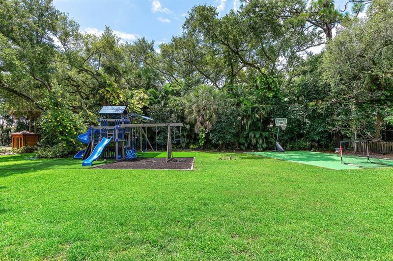 Image 87 of 100 For 16389 Bridlewood Cir