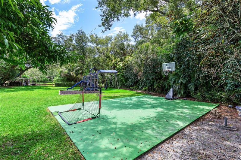 Image 88 of 100 For 16389 Bridlewood Cir