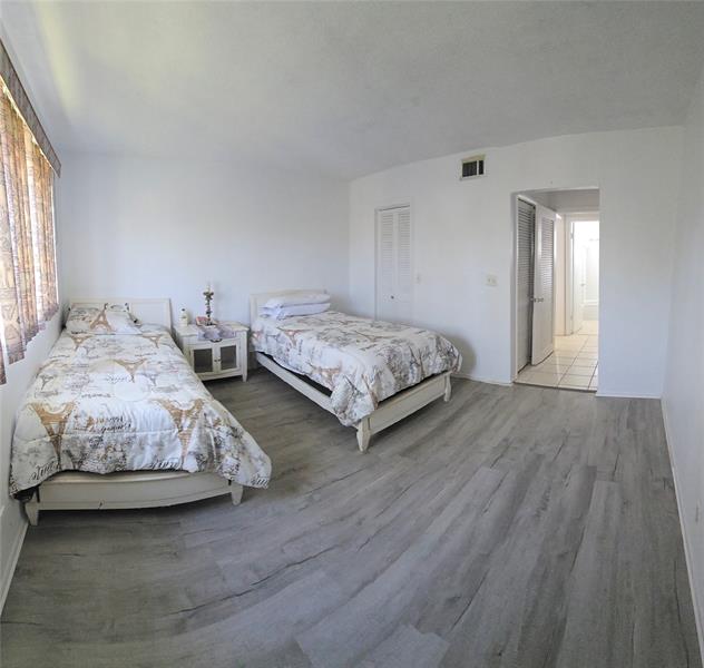 Image 11 of 40 For 4310 12th Ct  204