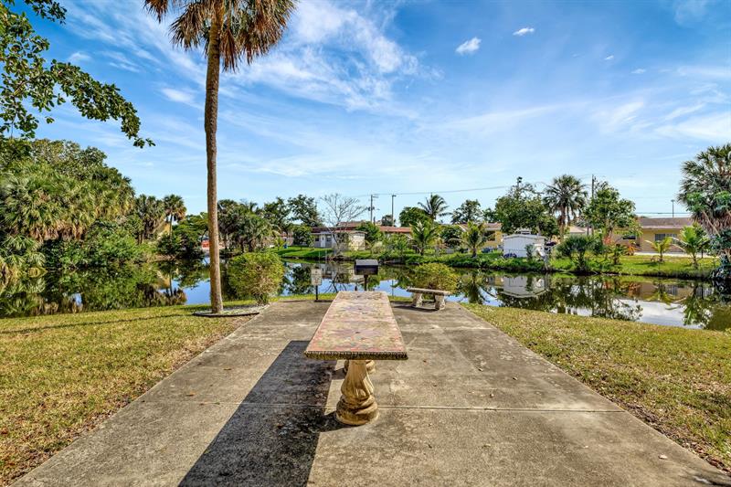 Image 20 of 40 For 4310 12th Ct  204
