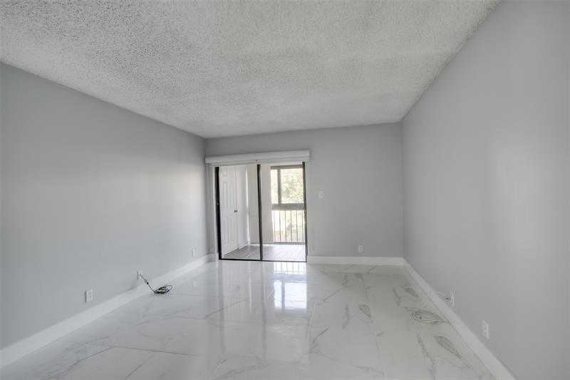 Image 8 of 10 For 303 Racquet Club Rd  312
