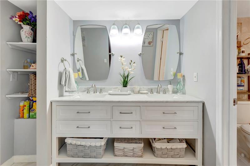 Image 13 of 35 For 5897 Parkwalk Dr  5897