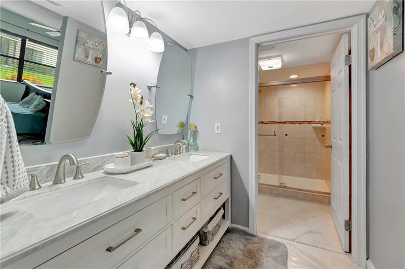 Image 14 of 35 For 5897 Parkwalk Dr  5897