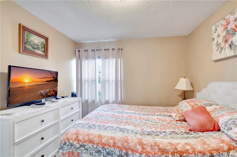 Image 18 of 35 For 5897 Parkwalk Dr  5897
