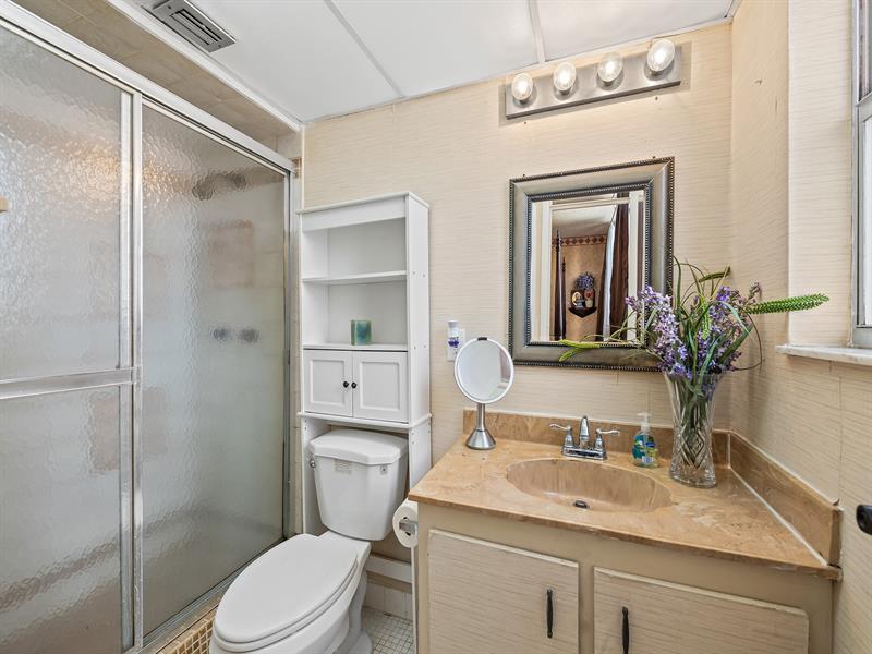 Image 11 of 13 For 2840 Somerset Dr  317m
