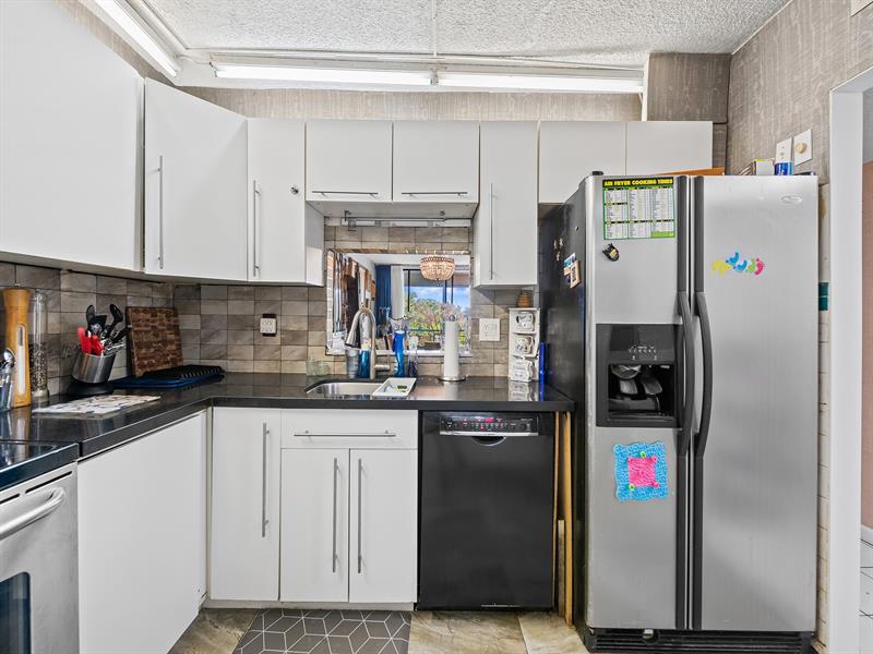 Image 9 of 13 For 2840 Somerset Dr  317m