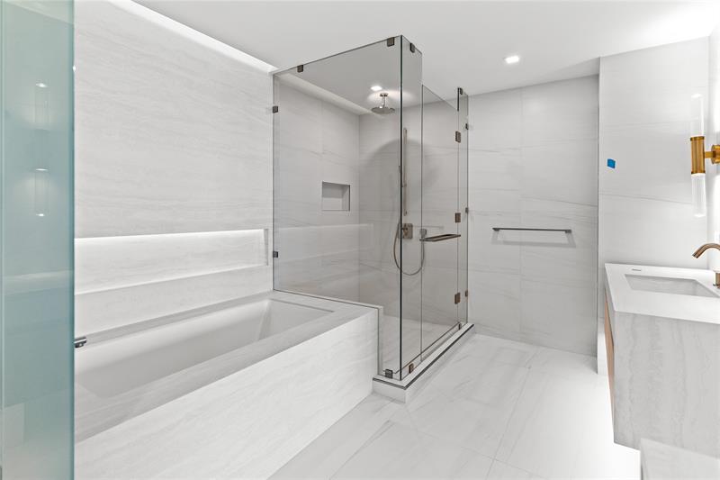 Image 14 of 48 For 900 Ocean Blvd  1101