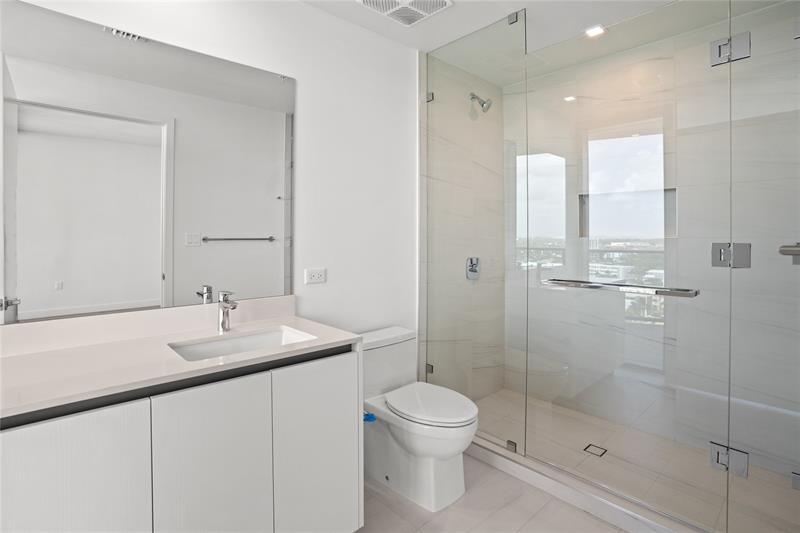 Image 27 of 48 For 900 Ocean Blvd  1101