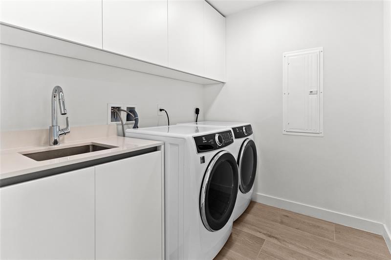 Image 33 of 48 For 900 Ocean Blvd  1101