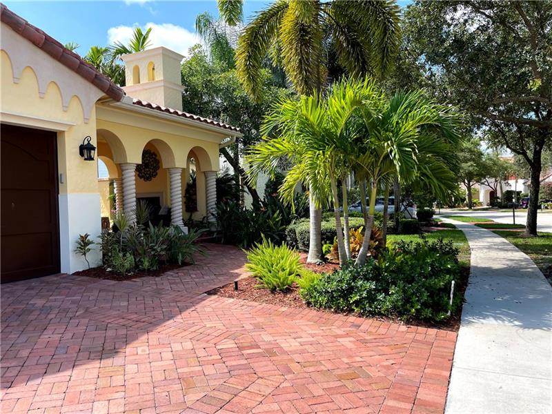 Image 3 of 30 For 7136 Spyglass Ave