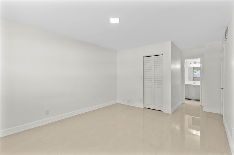 Image 12 of 22 For 11605 29th Ct  2d